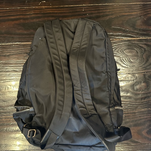 Lululemon City Adventurer Backpack 17L - Picture 6 of 10